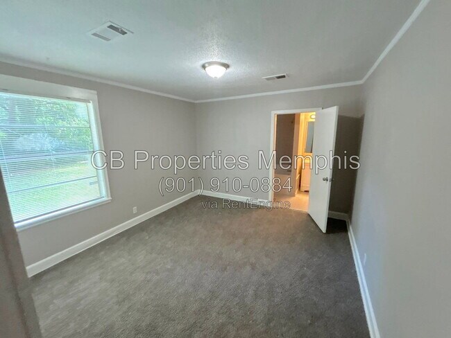 Foto del edificio - 1018 McEvers Cir