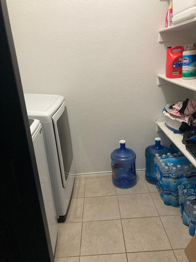 Foto principal - 7416 Boat Wind Rd