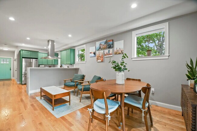 Foto del edificio - 8 Greenleaf Ave
