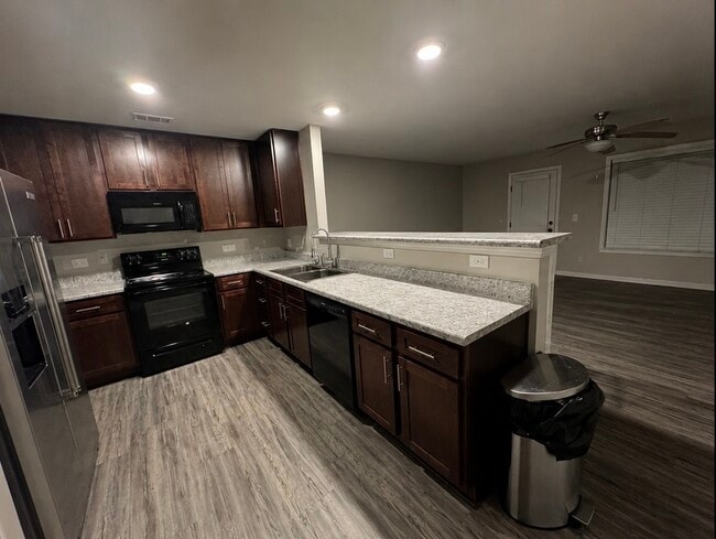 Building Photo - 2769 Valley Green Dr
