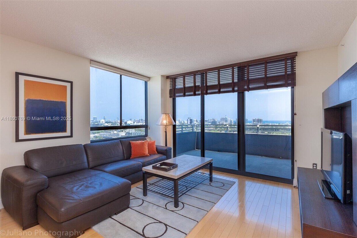 Foto principal - 1330 West Ave