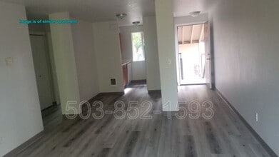 Building Photo - 20125 SW Tualatin Valley Hwy