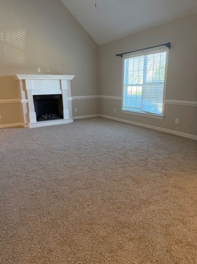 Building Photo - 105 Tillage Pl