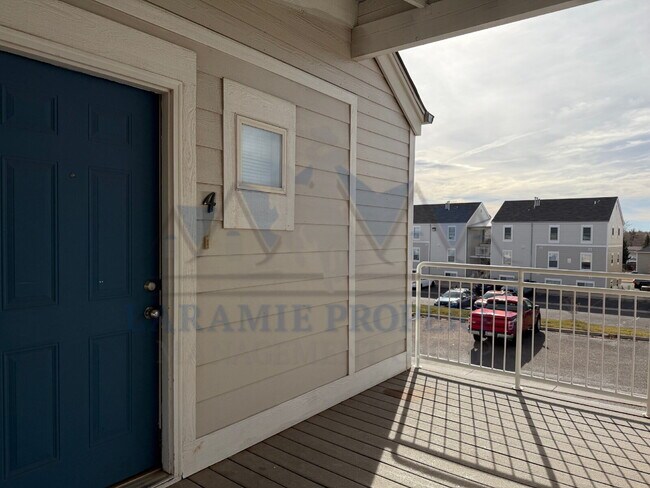 Foto del edificio - 3 Bed 2 Bath Condo