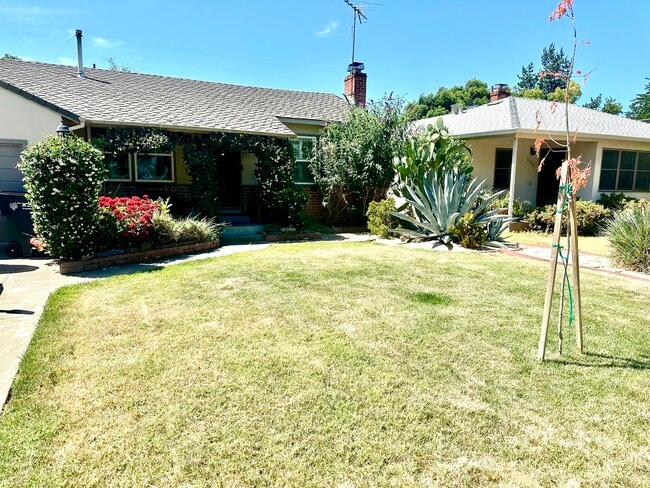 Building Photo - 5966 11th Ave