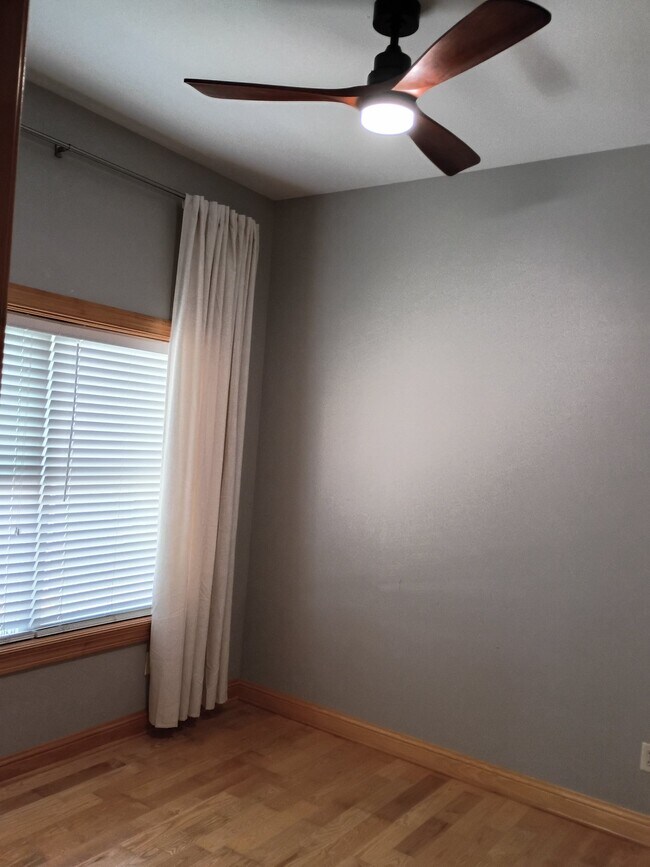 Foto del edificio - 1641 N Franklin Pl