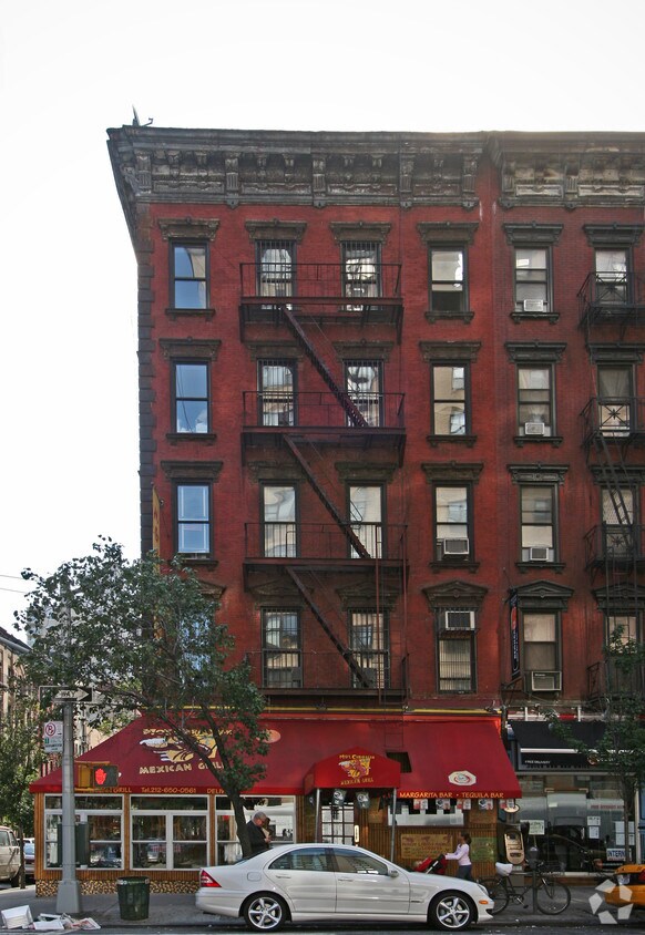Primary Photo - 1454 Second Ave