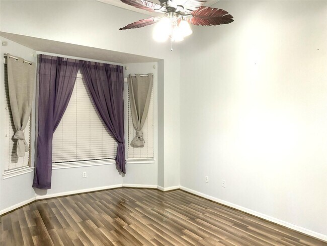 Foto del edificio - 7710 Misty Fern Ct