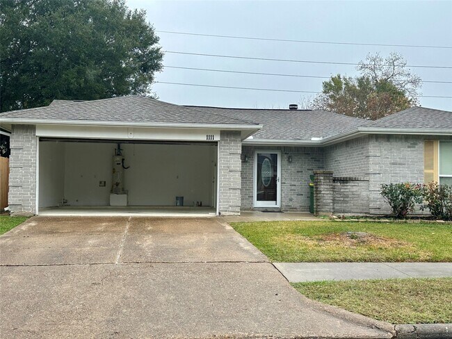 Foto del edificio - 1111 E Brompton Dr