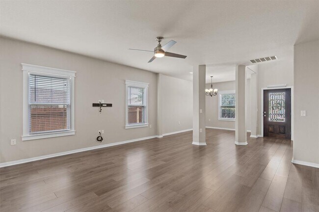 Building Photo - 13308 Cantarra Dr