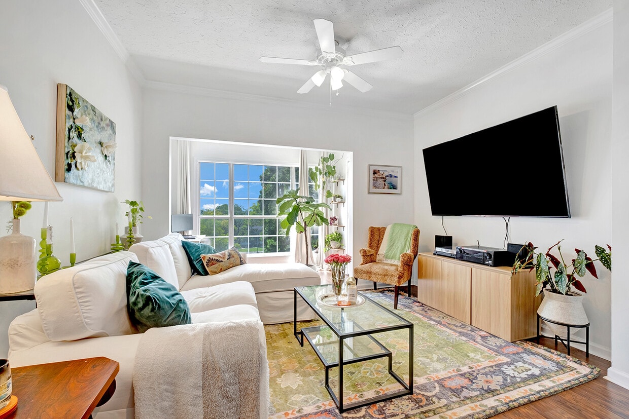 Foto principal - 2025 Woodmont Blvd