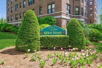 Building Photo - 11 Alden Rd