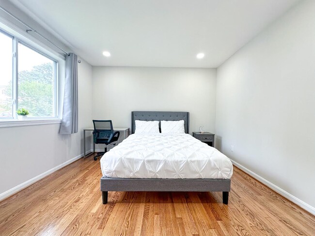 Charming Bedroom - 7515 Havelock St