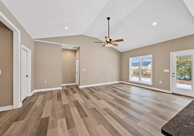 Foto del edificio - 2658 Cedrus Ave