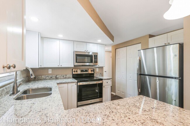 Foto del edificio - 3 br, 1 bath House - 9821 WAYSIDE LANE
