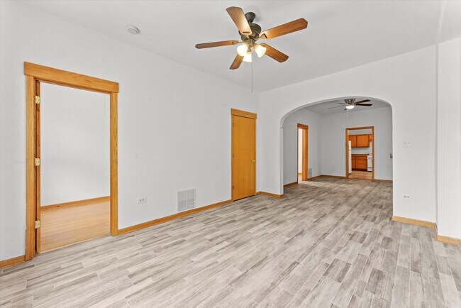 Building Photo - 3227 S Lituanica Ave