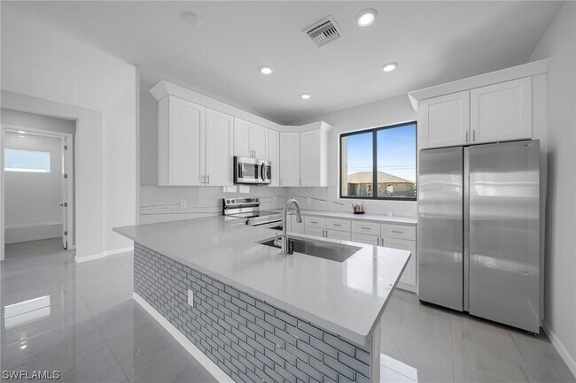 Building Photo - 205 NW 6th Terrace