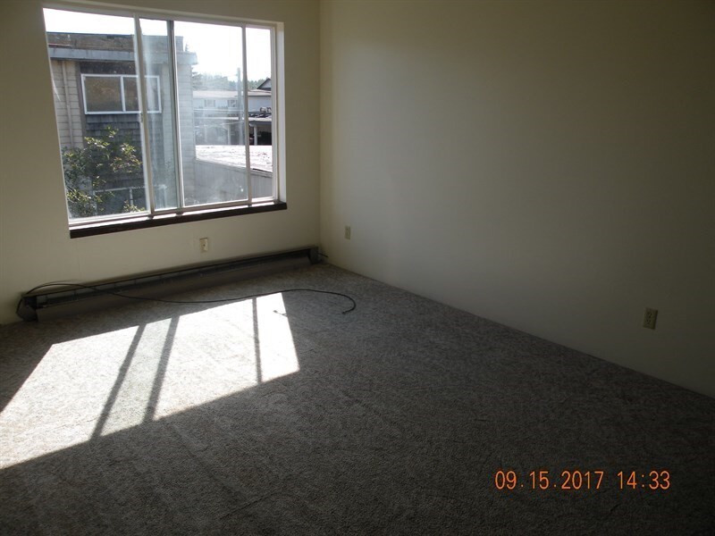 Building Photo - One Bedroom