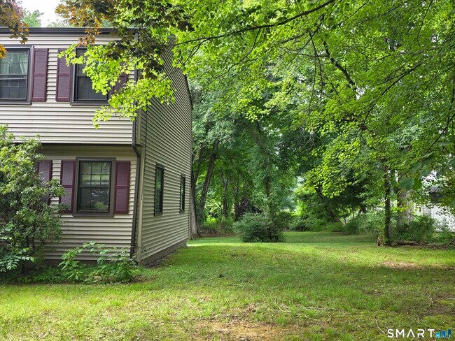 Foto del edificio - 8 Squire Ln
