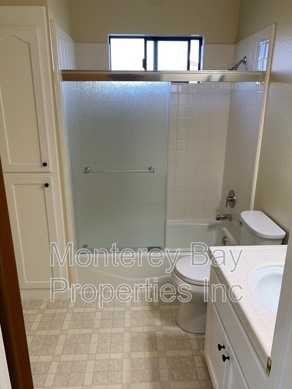 Foto del edificio - 1715 Matthews Ln