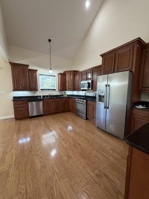 Foto del edificio - 382 Preston Ave