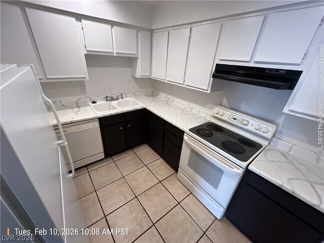 Foto del edificio - 3151 N Soaring Gulls Dr