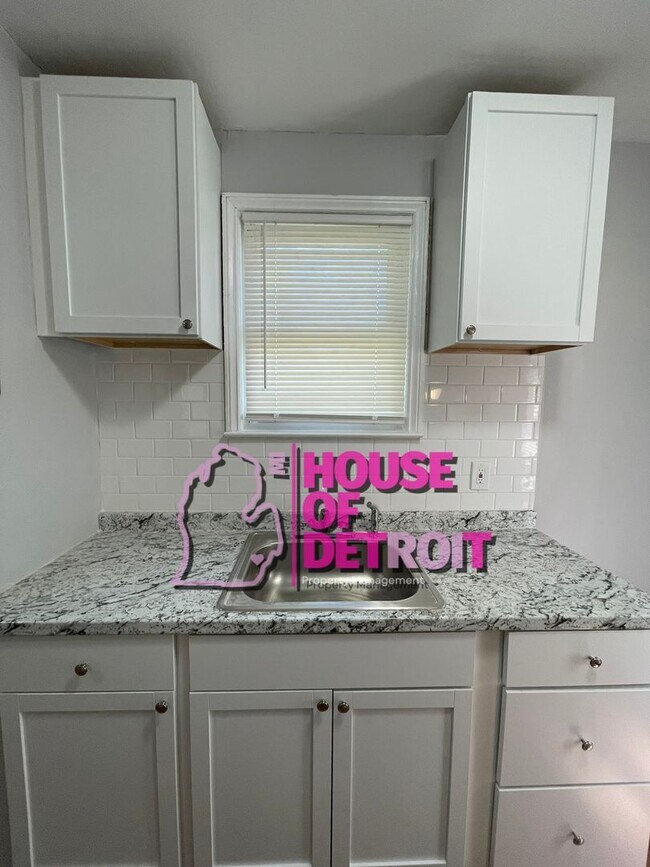 Foto del edificio - 3 BEDROOM | 1 BATH | FREE PRE SCREEN