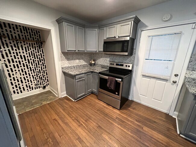 Kitchen - 189 Claire Dr SE