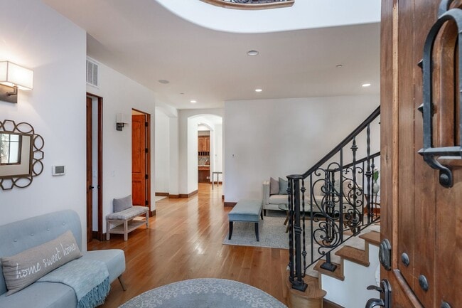 Building Photo - Elegant Mediterranean Home in Prime Menlo ...