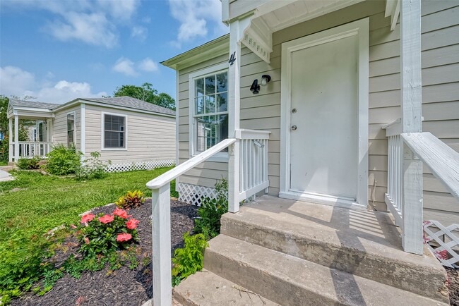 Building Photo - 4 Jennische St