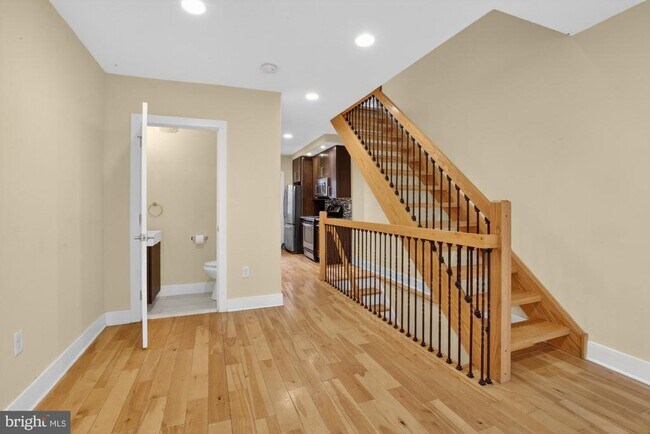 Foto del edificio - 1237 N Hollywood St