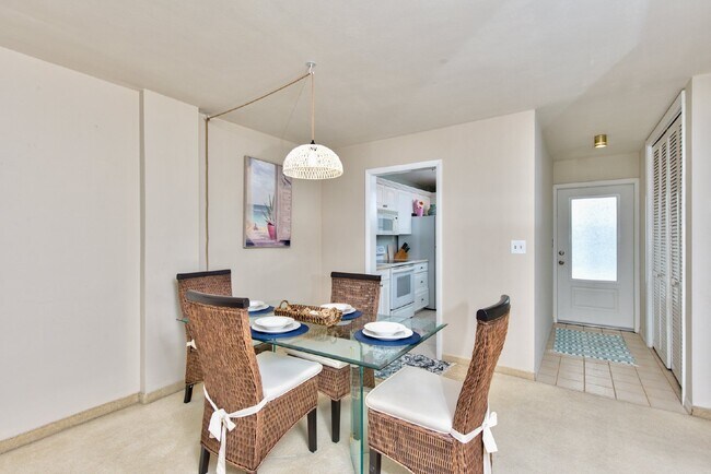 Building Photo - Condo on the Beach in the Moorings