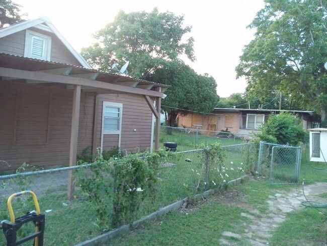 Foto del edificio - 1213 SW H Ave