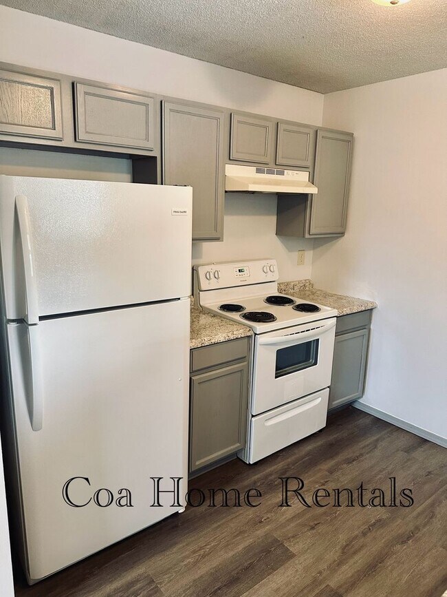 Building Photo - North East Duplex