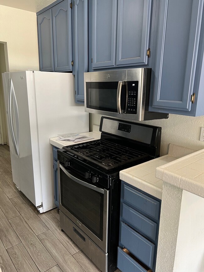 4506 Saugus Ave Unit 14, Sherman Oaks, CA 91403 Condo for Rent in