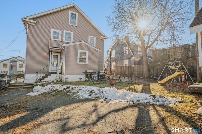 Foto del edificio - 113 Pequot Ave