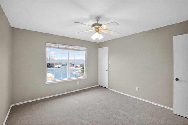 Foto del edificio - 703 Indian Meadow Dr