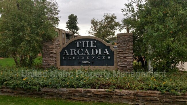 Foto del edificio - 3825 E Camelback Rd