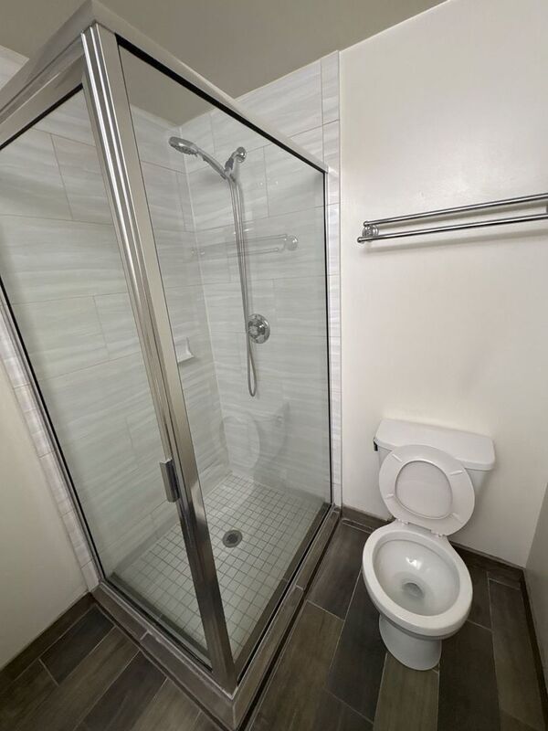 Foto del edificio - 344 N Charles St