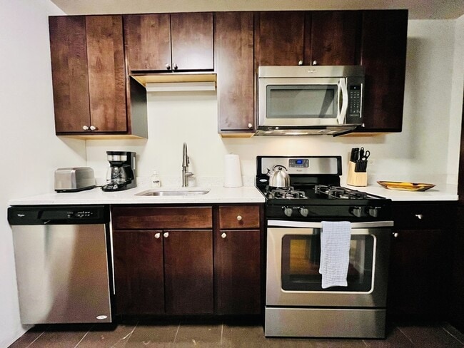 Foto del edificio - 2254 W Foster Ave