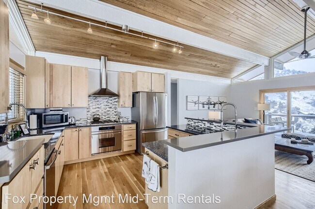 Building Photo - 4 br, 2 bath House - 389 S Cedar Brook Rd