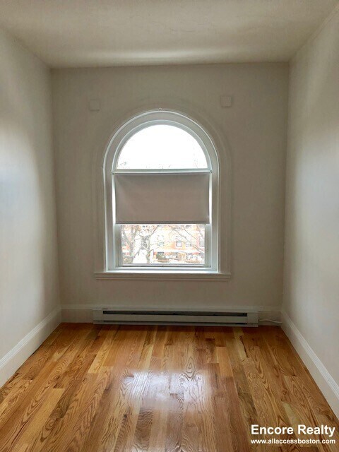 Foto del edificio - 1061 Beacon St