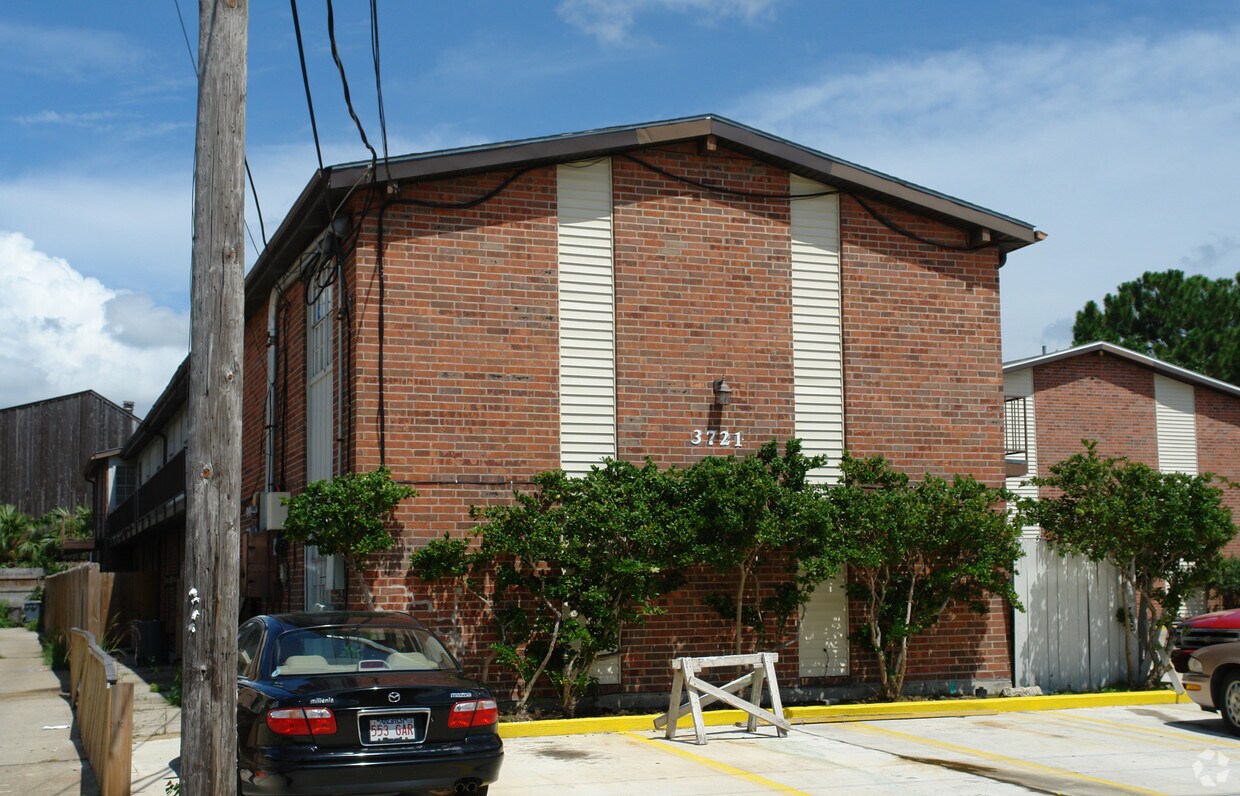 Building Photo - 3721 Simone Gardens Dr