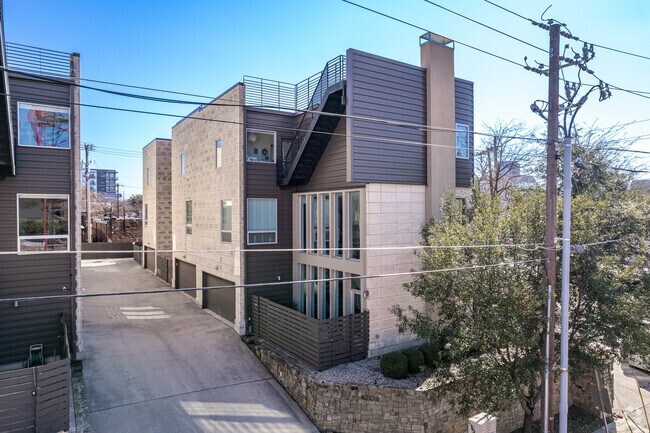 Building Photo - 4206 Buena Vista St