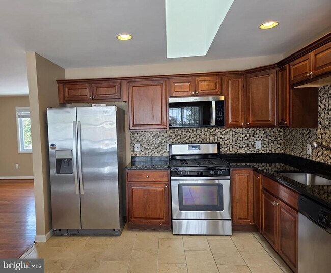 Foto del edificio - 6212 Thomas Dr