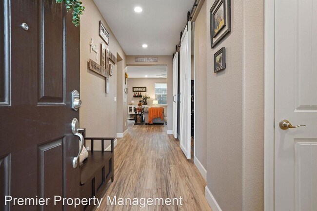 Foto del edificio - 4 br, 3 bath House - 4732 Sweeney Cir.