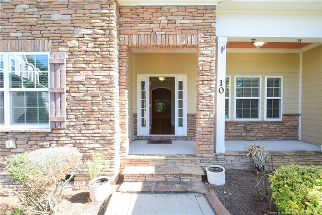 Foto del edificio - 10 Spring Pond Ln