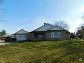 Building Photo - 1041 N Bluff Rd