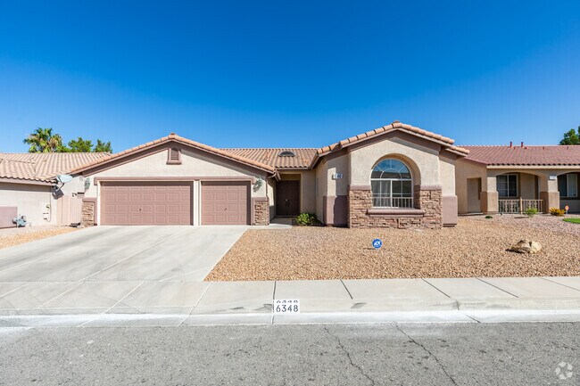 Hollywood Highlands East Apartments for Rent with a Garage - Las Vegas