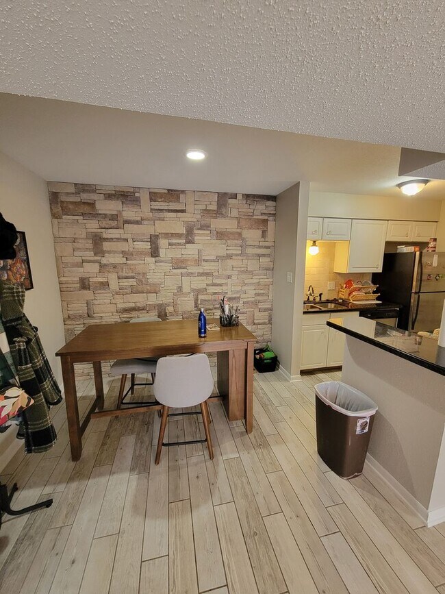 Foto del edificio - College Station - 2 bedroom / 2 bath downstairs condo at Cripple Creek Condos